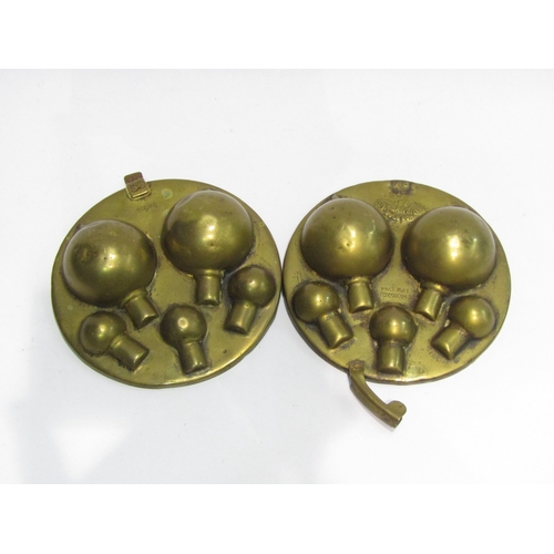 4388 - An early 20th Century brass Atlantic Bulb Box and a Stanton SS3490 cased part set of weights up to 1... 