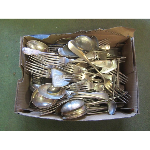 4024 - A box of miscellaneous plated and EPNS flatware including soup spoon, fork, dessert spoons, etc.