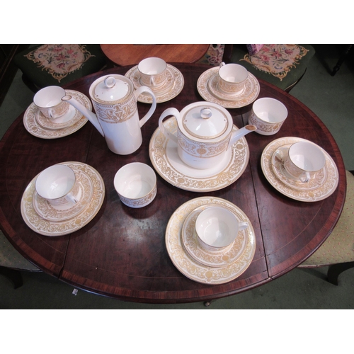 4085 - A selection of Royal Worcester 