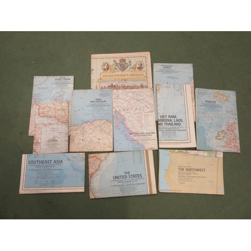 4132 - Ten National Geographic folding colour maps circa 1960's, including The United States, Southern Cali... 