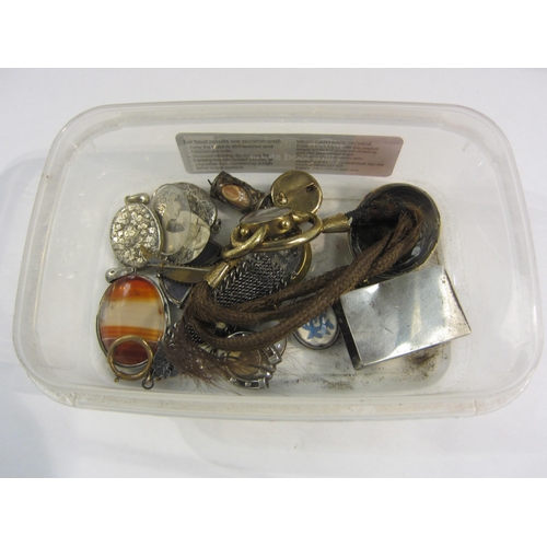 4372 - A selection of pendants, silver vesta case and a Victorian mourning brooch