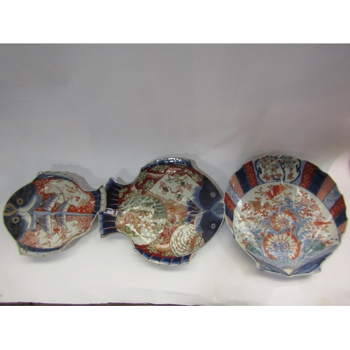 4285 - Two Japanese Imari fish form dishes together with a Chinese Export blue and white plate of fan form,... 