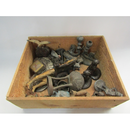 4344 - A selection of bronze, brass and cast metal lead figures