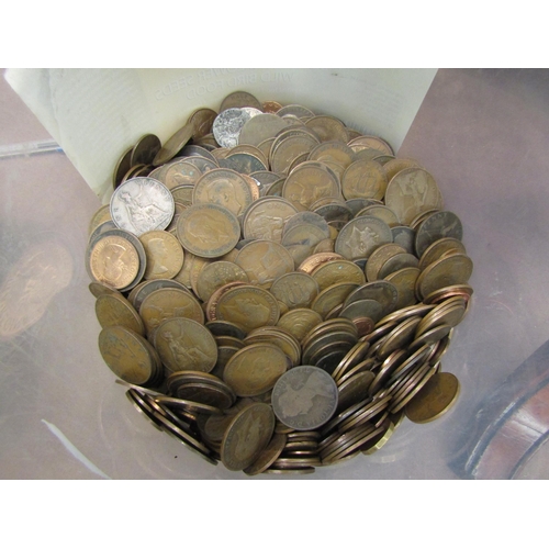 4484 - A tub containing a quantity of copper pennies