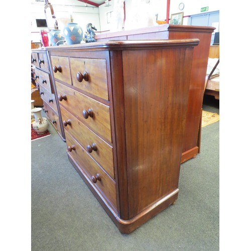 1139 - A Victorian mahogany two over three chest of drawers with key, rounded corners, 102cm tall x 102cm w... 