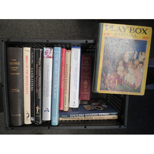 1180 - Three boxes of mainly antiques collecting and art books, including Geoffrey Godden, Derby porcelain,... 