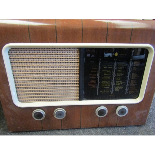 1046 - A vintage Pye radio