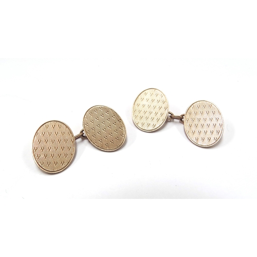 6061 - A pair of 9ct gold cufflinks, 4.8g