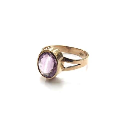 6231 - A rose gold amethyst set ring, stamped 375. Size P, 3.3g