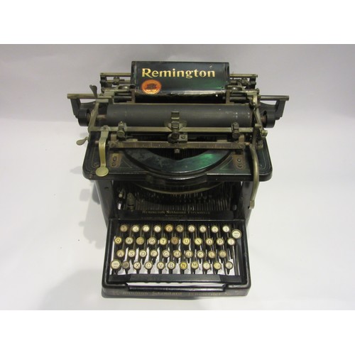 1020 - A Remington Standard typewriter No. 7. 40x40x26.5cm