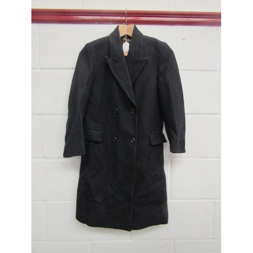 1597 - A navy gentleman's wool/polyester coat, to fit chest 76cm (30