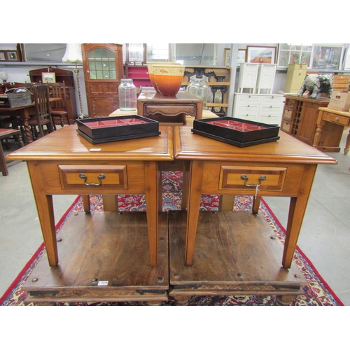 2262 - A pair of Georgian style cross banded coffee tables