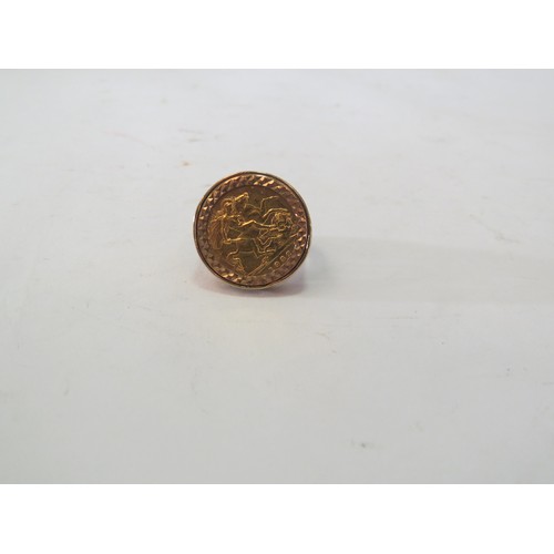 1051 - A 1982 gold half-sovereign in 9ct gold ring mount. Size R, 8.6g total.