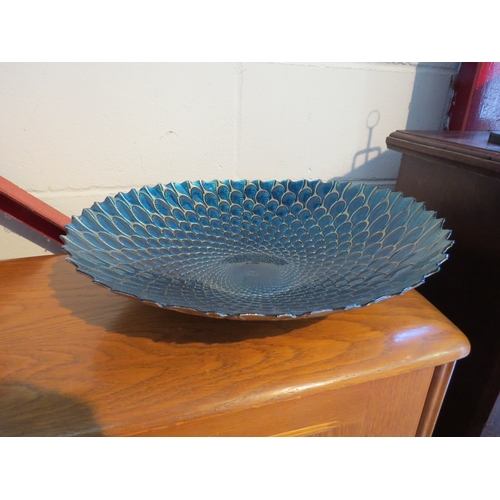 1108 - A large peacock blue colour charger/shallow bowl, 40cm diameter