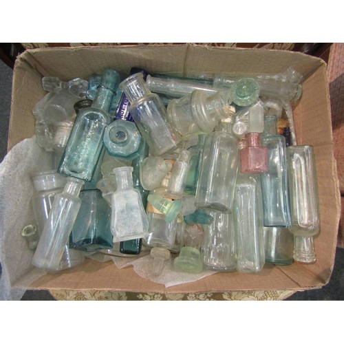 1636 - A collection of vintage glass bottles