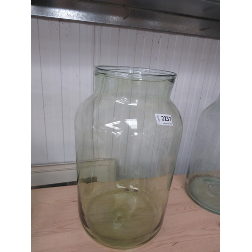 2237 - A clear glass jar