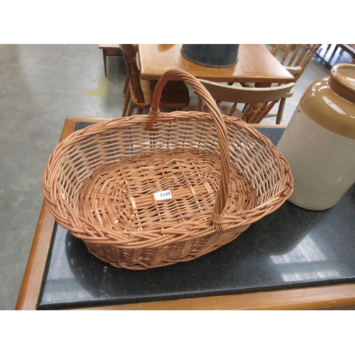 2249 - A wicker flower basket