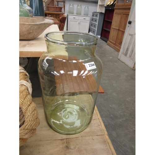 2266 - A clear glass jar