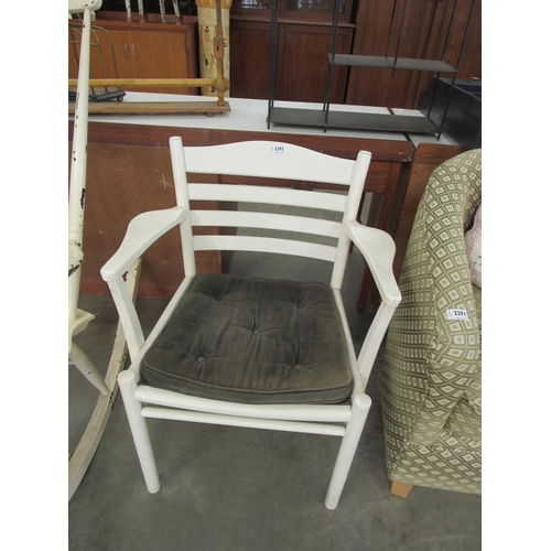 2292 - A Habitat elbow chair