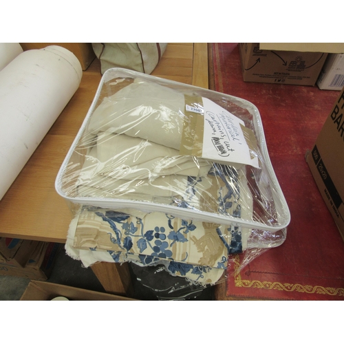 2300 - A quantity of material and lining