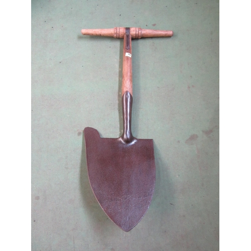 8072 - A hodding spade