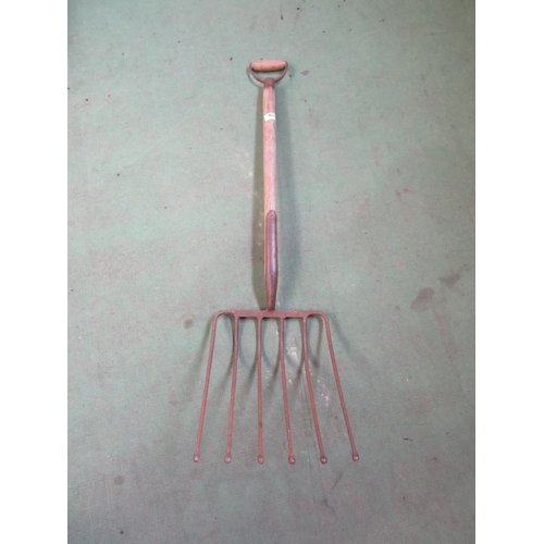 8074 - A beet fork