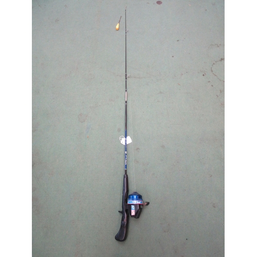 8176 - A 'Fred Bear' child's spincast fishing rod