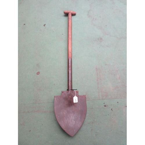 8302 - A Skelton hodding dyke spade