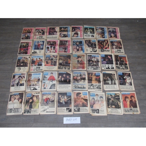 7265 - A good collection of Record Mirror weekly music papers / magazines 1965-1970, comprising #'s 236, 23... 