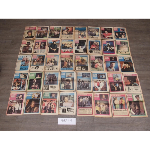 7265 - A good collection of Record Mirror weekly music papers / magazines 1965-1970, comprising #'s 236, 23... 