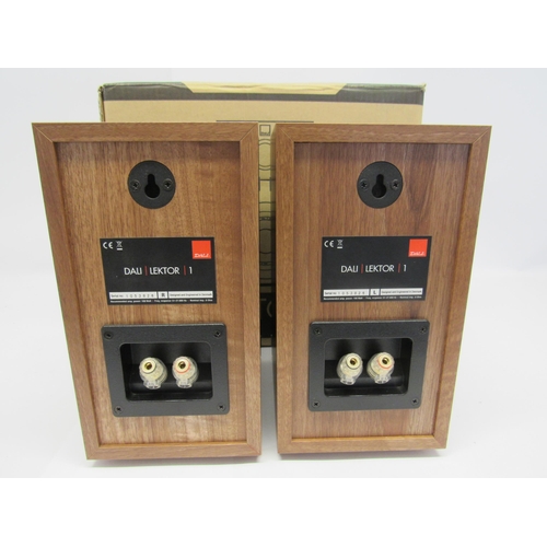 7334 - A pair of Dali Lektor 1 bookshelf speakers in walnut finish, boxed with manual