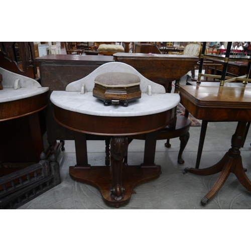 2170 - A Victorian mahogany marble top washstand