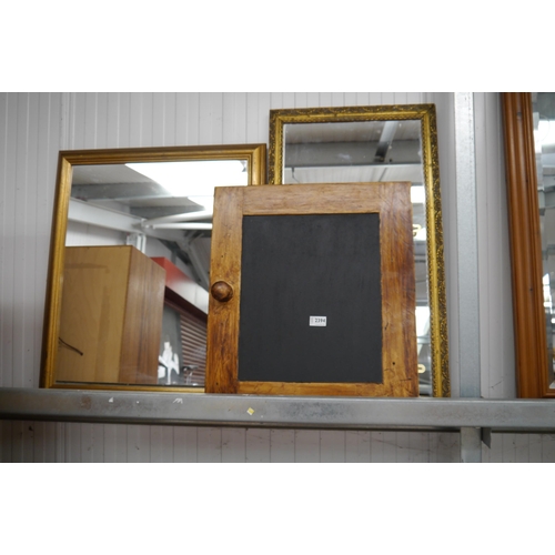 2435 - Two mirrors and a blackboard