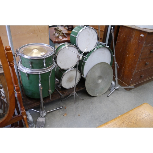 2458 - A plywood drum kit