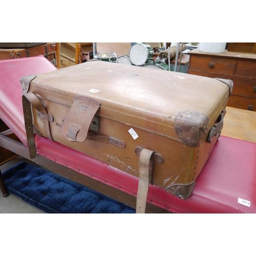 2357 - A vintage leather suitcase by Best and Co