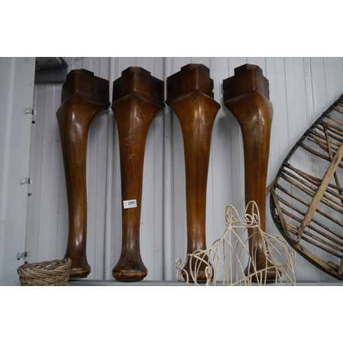 2091 - Four Edwardian mahogany cabriole table legs