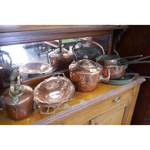 2213 - A selection of Victorian brass kitchenware