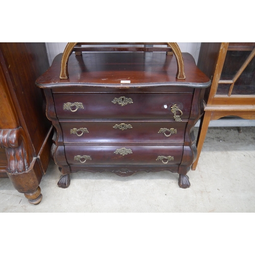 2221 - A Continental chest of three drawers