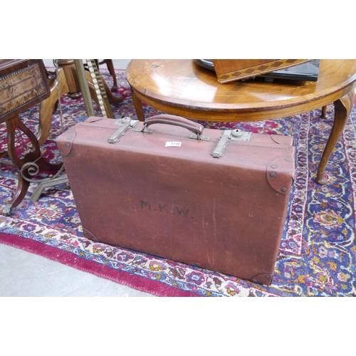 2246 - A Vintage suitcase