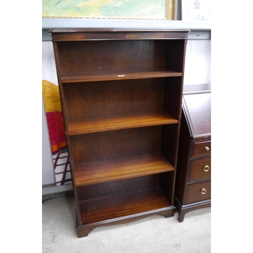 2383 - A mahogany 3/4 height bookcase