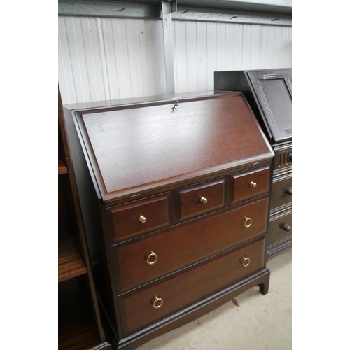 2384 - A Stag Minstrel bureau