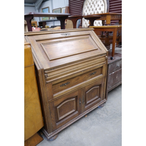 2409 - An oak bureau