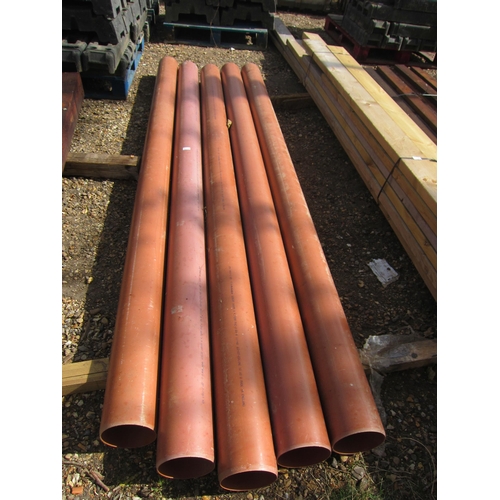 3188 - Five lengths of pipe, approx 10' long