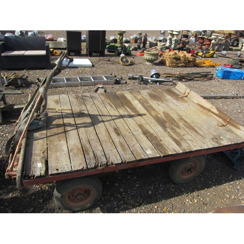 3282 - A flatbed four wheeled cart