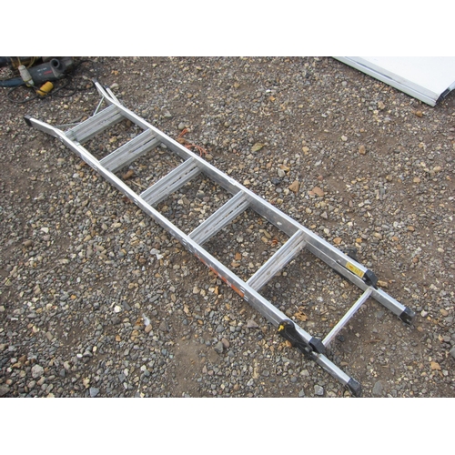 3309 - A set of aluminium steps