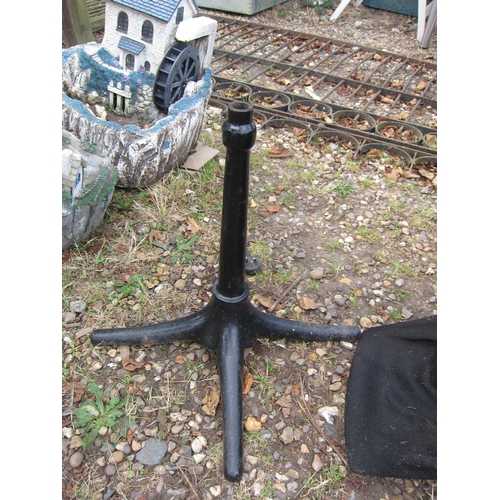 3314 - A cast iron table base