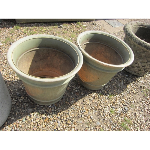 3425 - A pair of plastic plant pots a/f