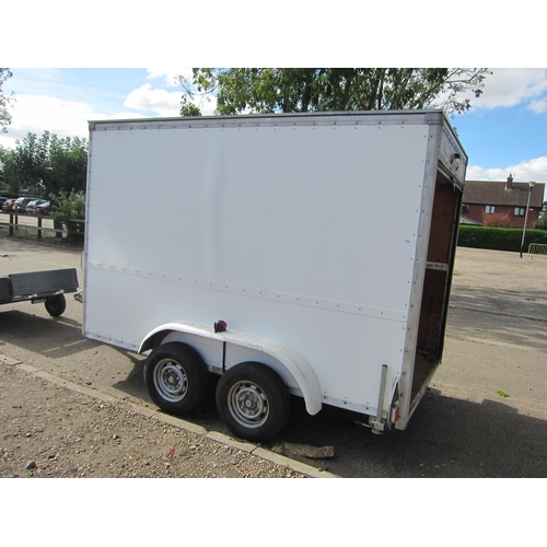 3429 - A twin axle box trailer