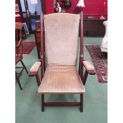 4093 - A circa 1900 mahogany folding campaign chair