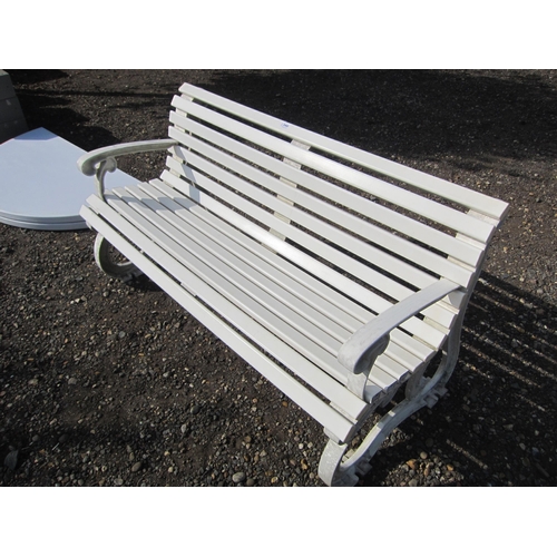 3460 - A plastic slatted garden bench